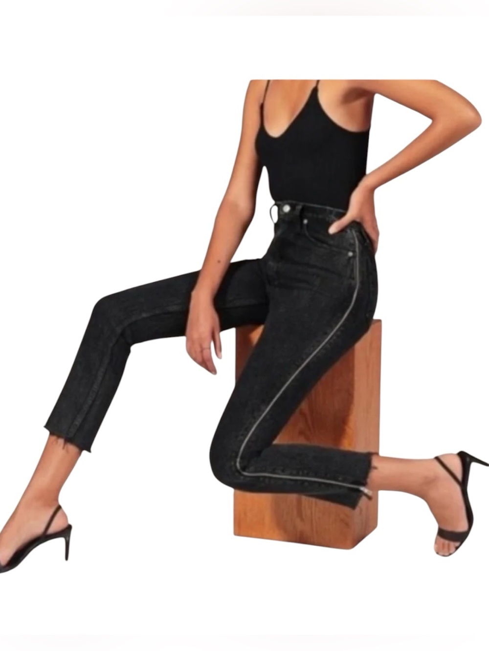 Abercrombie & Fitch Black Ultra High-Rise Mom Jeans